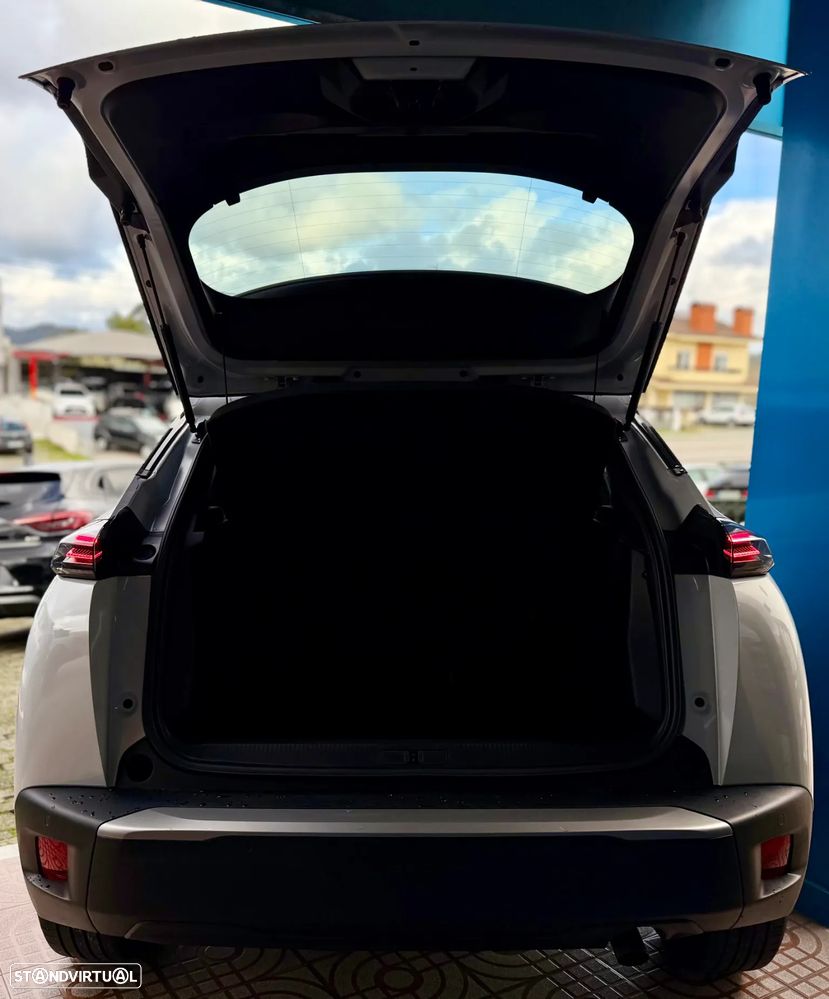 Peugeot 2008 1.2 PureTech Allure Pack - 24