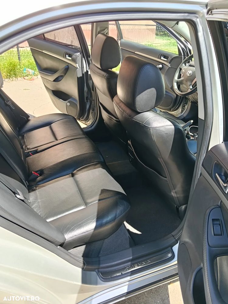 Toyota Avensis 2.2 D-CAT Executive - 14