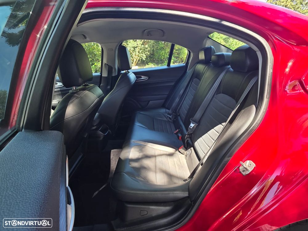 Alfa Romeo Giulia 2.2 D Super - 12