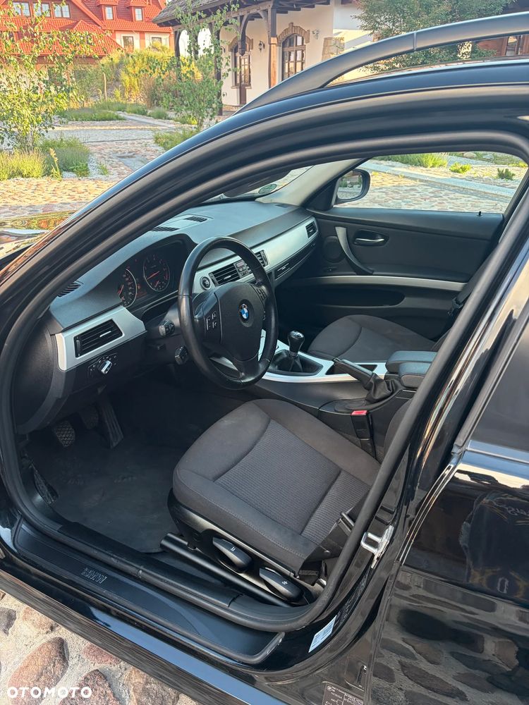 BMW Seria 3 318i - 16