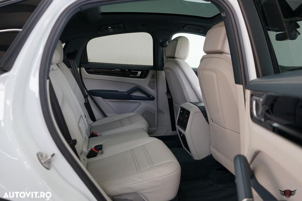 Porsche Cayenne E-Hybrid Tiptronic S - 24