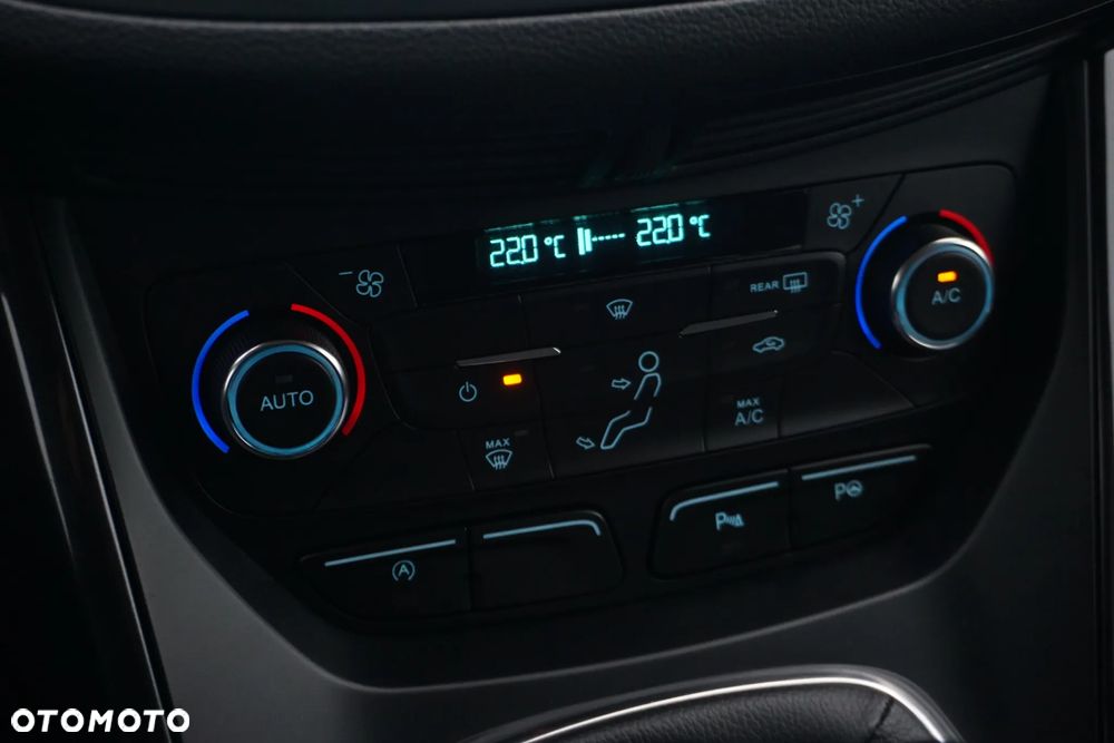 Ford Kuga 2.0 TDCi 2x4 Titanium - 28