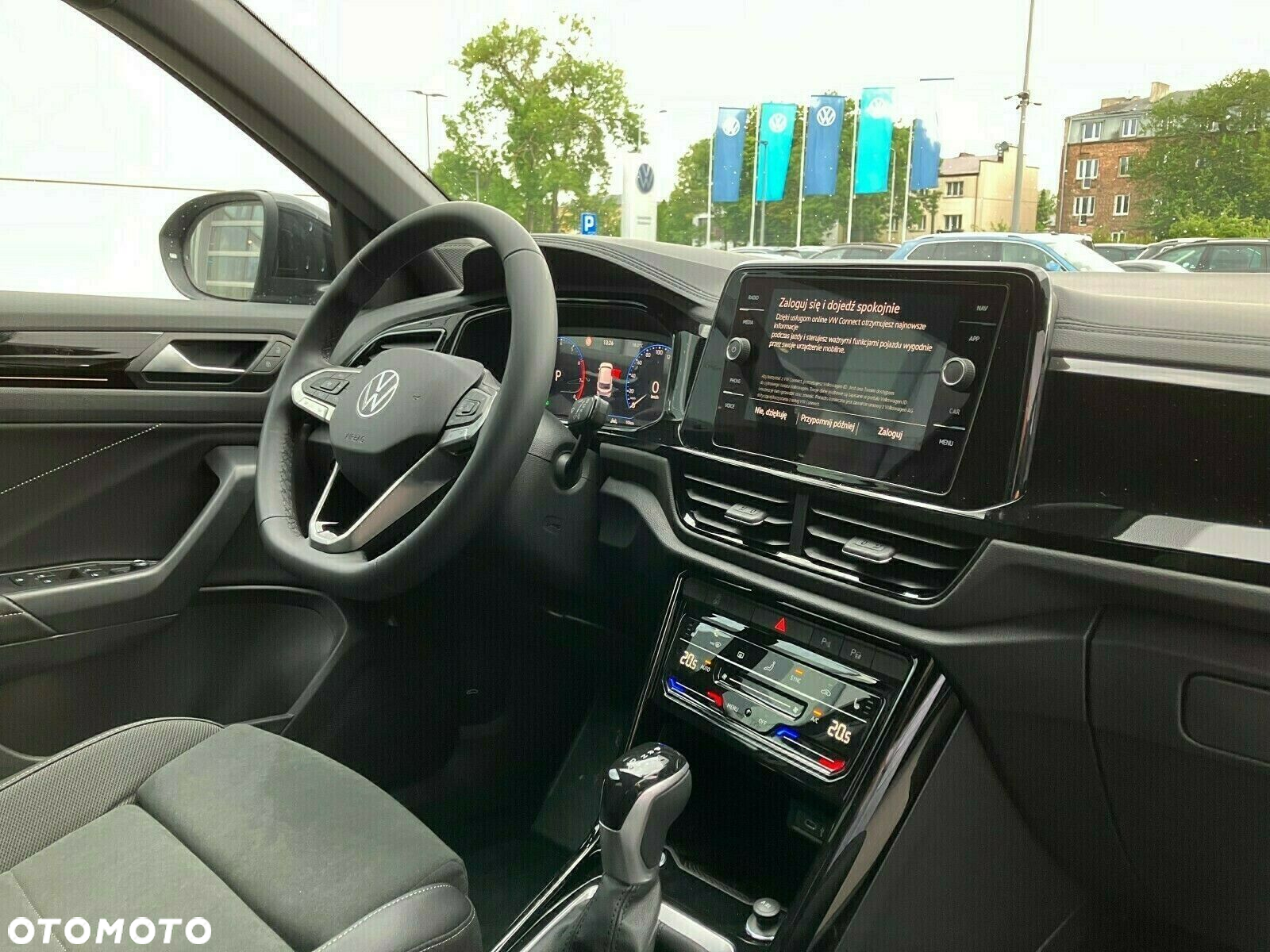 Volkswagen T-Roc - 13