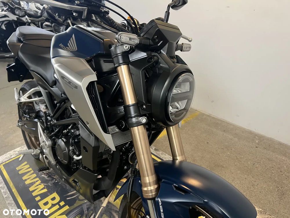 Honda CB - 8