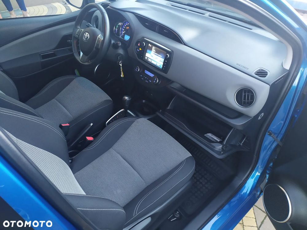 Toyota Yaris Hybrid 100 Active EU6 - 10