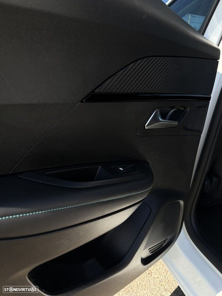 Peugeot 2008 1.2 PureTech Allure Pack EAT8 - 14