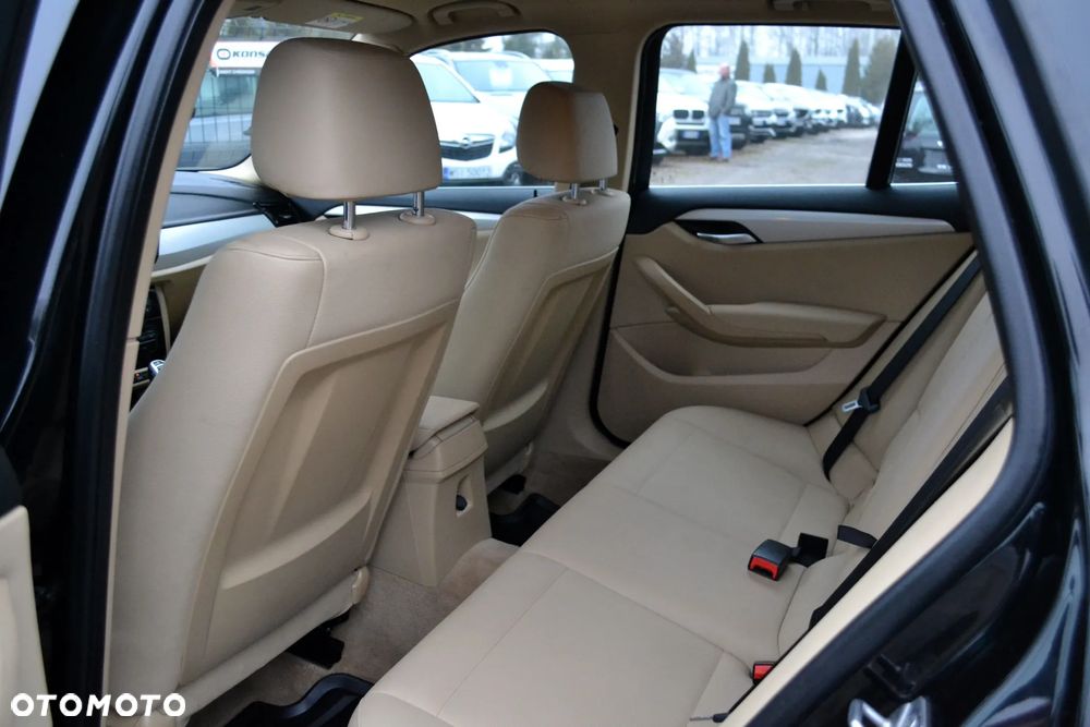 BMW X1 xDrive18d Sport Line - 11