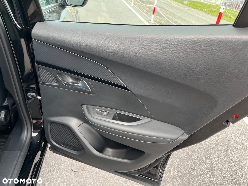 Peugeot 2008 PureTech 130 EAT8 Allure - 14
