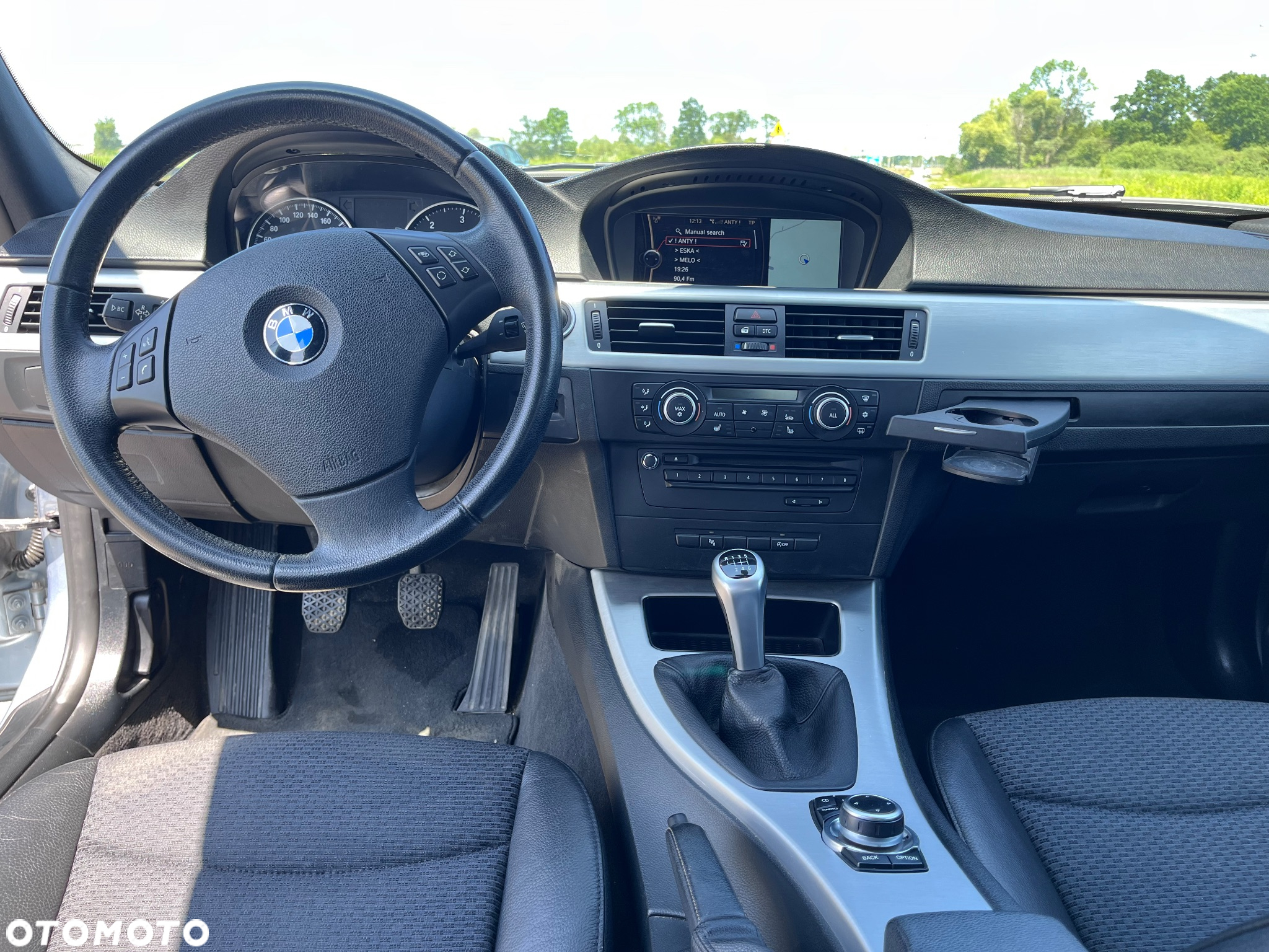BMW Seria 3 318d Touring - 26