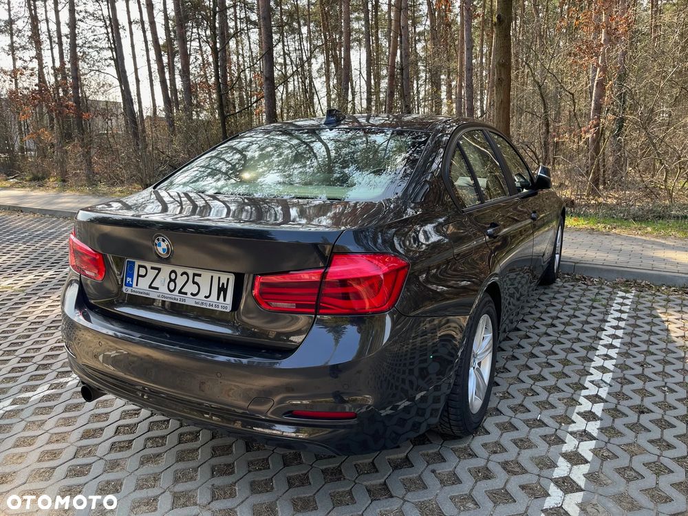 BMW Seria 3 318i - 5