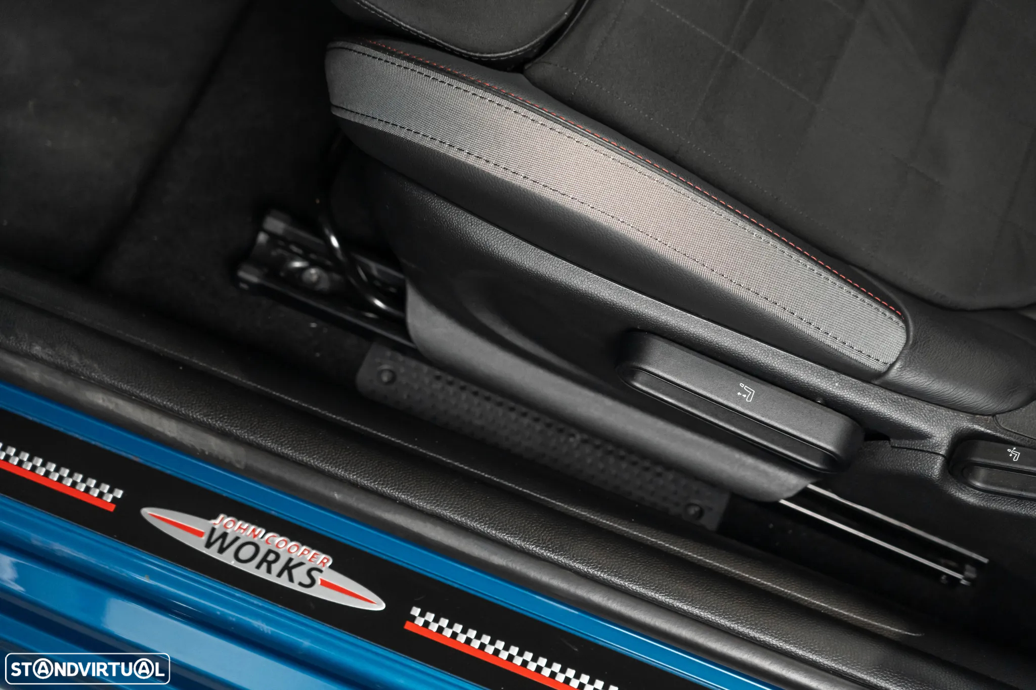 MINI Cabrio John Cooper Works Auto Desportiva - 27