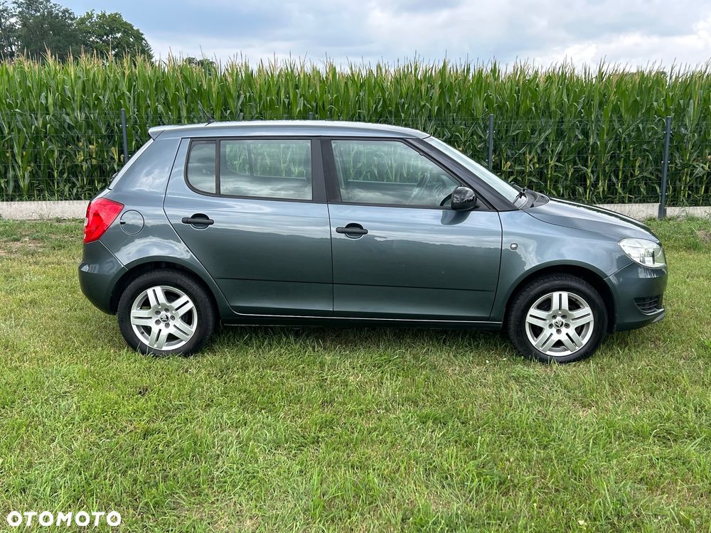 Skoda Fabia 1.2 HTP Cool Colour Edition - 13
