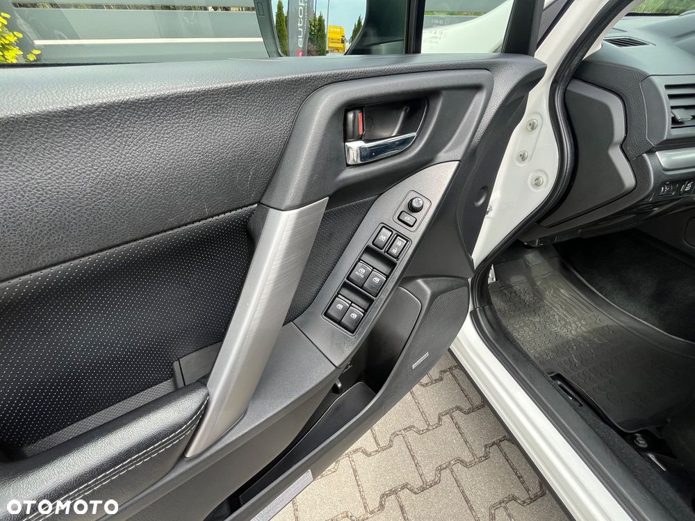 Subaru Forester 2.0XT Platinum Lineartronic EU6 - 27