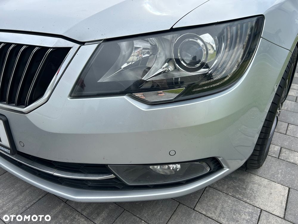 Skoda Superb 2.0 TDI Ambition DSG - 11