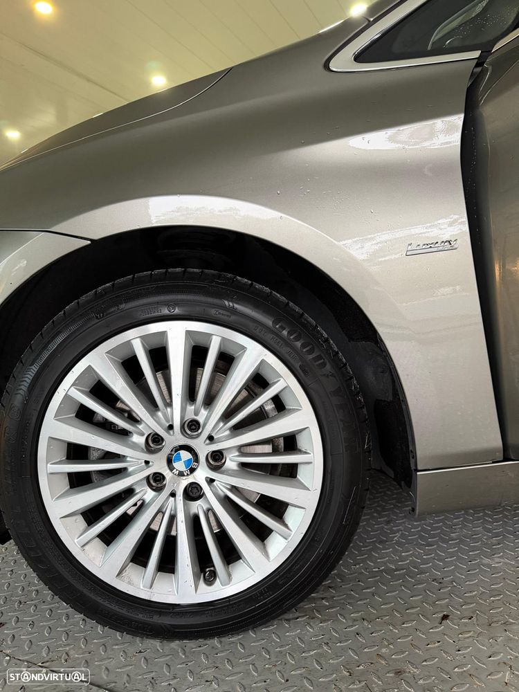 BMW 220 Active Tourer d Aut. Luxury Line - 4