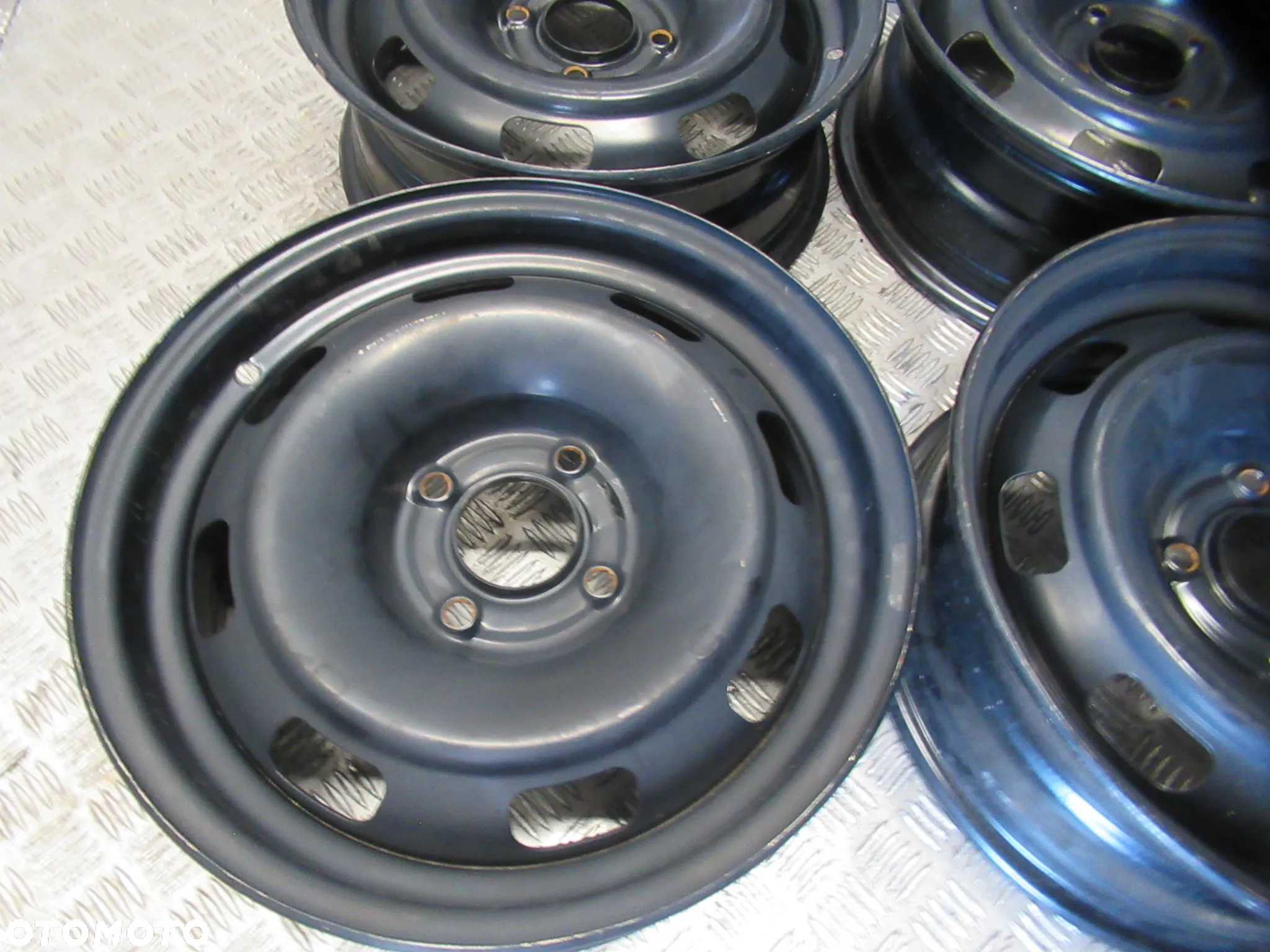 Felgi Corsa F Crossland X Citroen C2 C3 C4 Peugeot 2008 207 208 6Jx15 et23 4x108 - 3