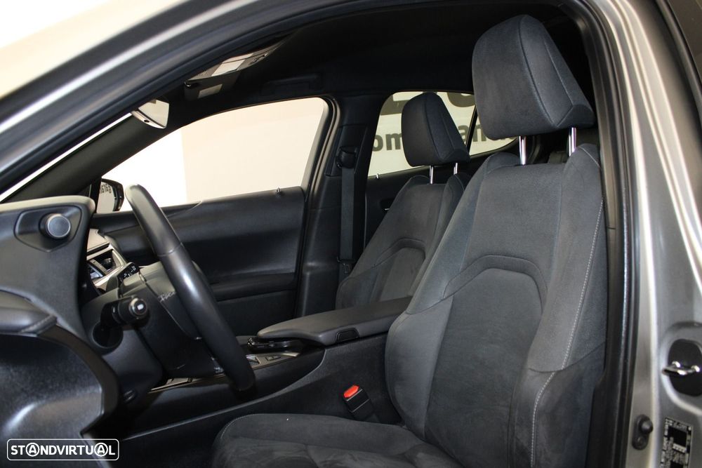 Lexus UX 250h Premium - 25