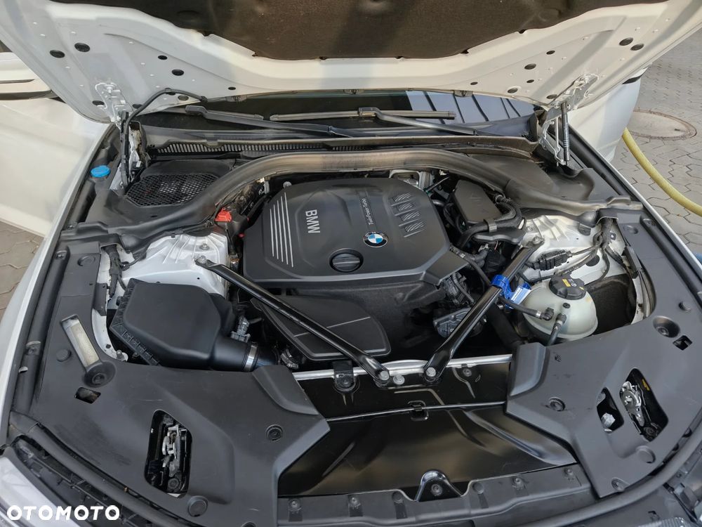 BMW Seria 5 520d Sport Line sport - 34