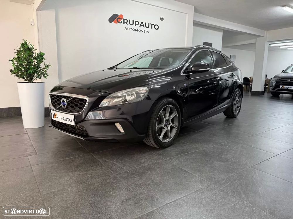 Volvo V40 Cross Country - 1
