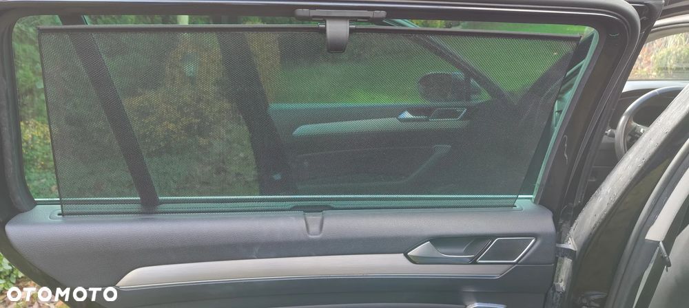 Volkswagen Passat - 16