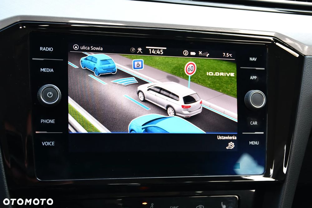 Volkswagen Passat 2.0 TDI SCR DSG Business - 19