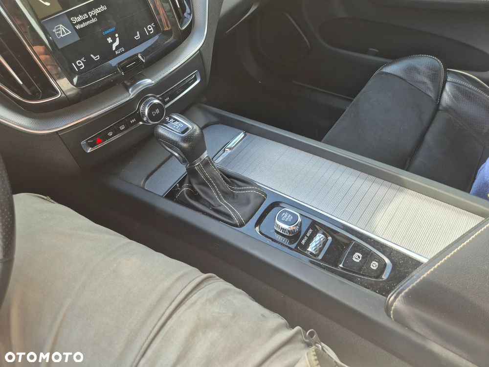 Volvo XC 60 D4 Drive-E R-Design Momentum - 15
