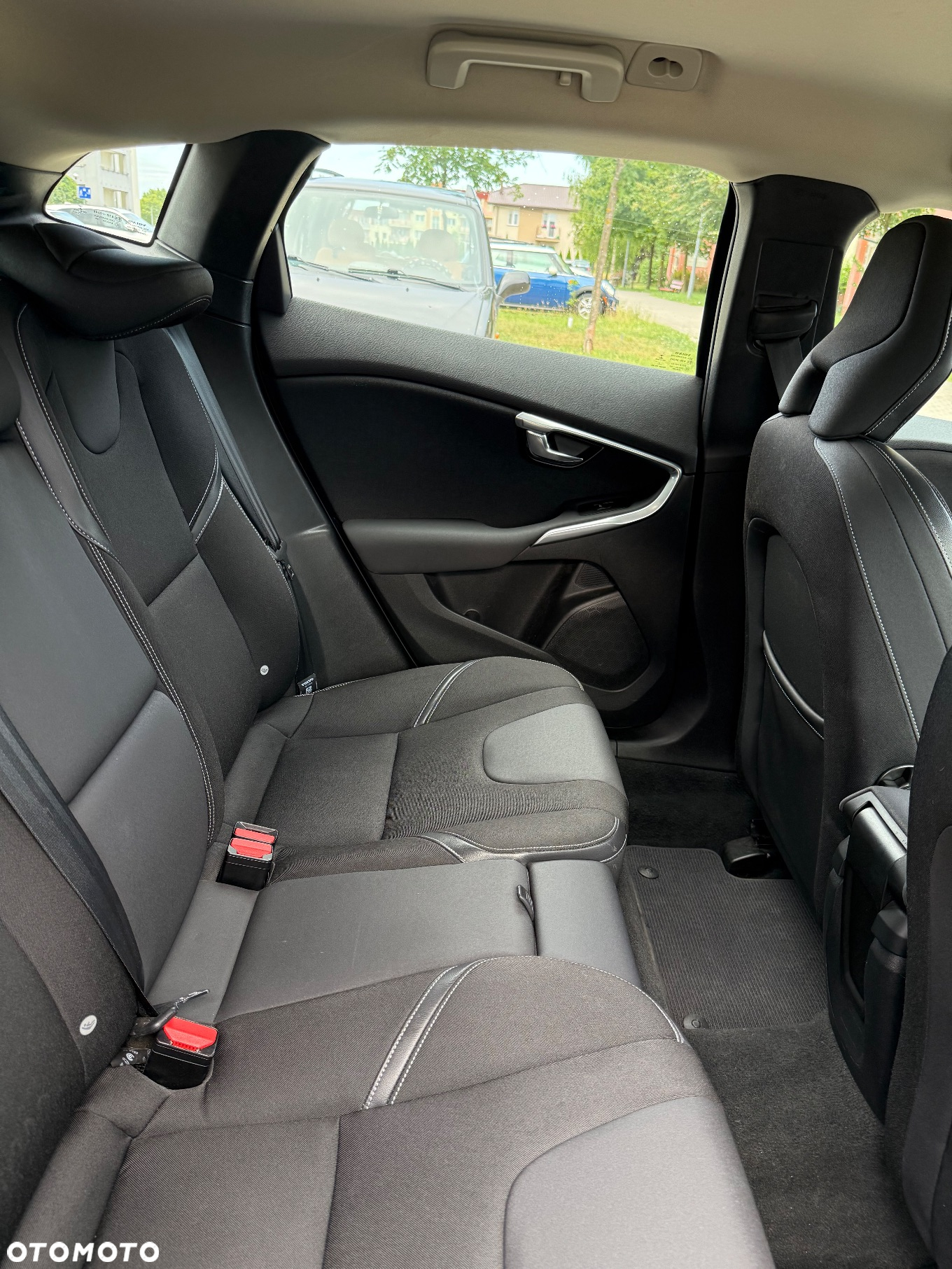 Volvo V40 D4 Momentum - 13