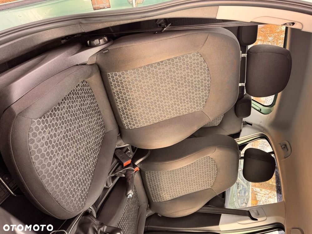 Opel Corsa 1.4 Essentia - 10