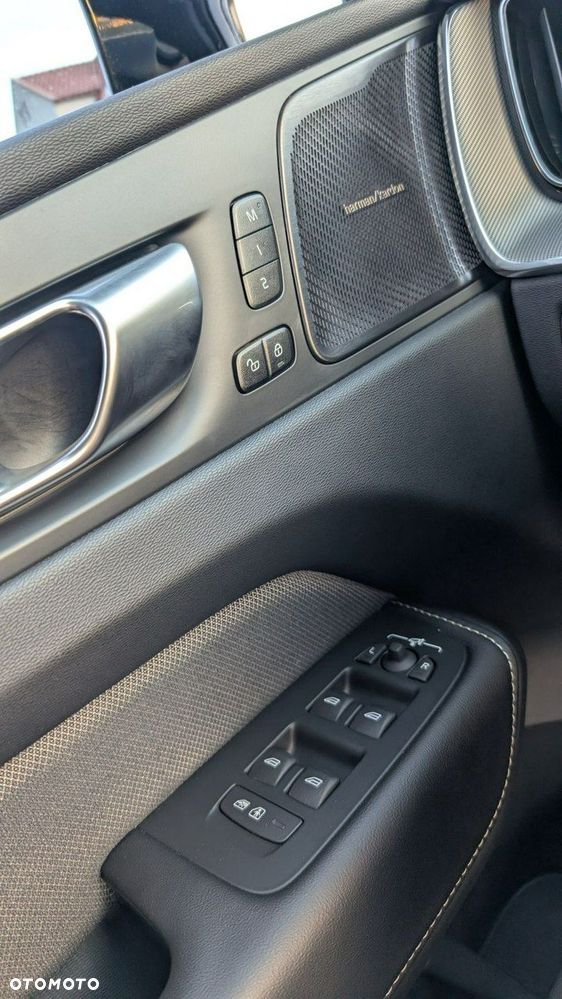 Volvo XC 60 B4 D AWD Geartronic RDesign - 34