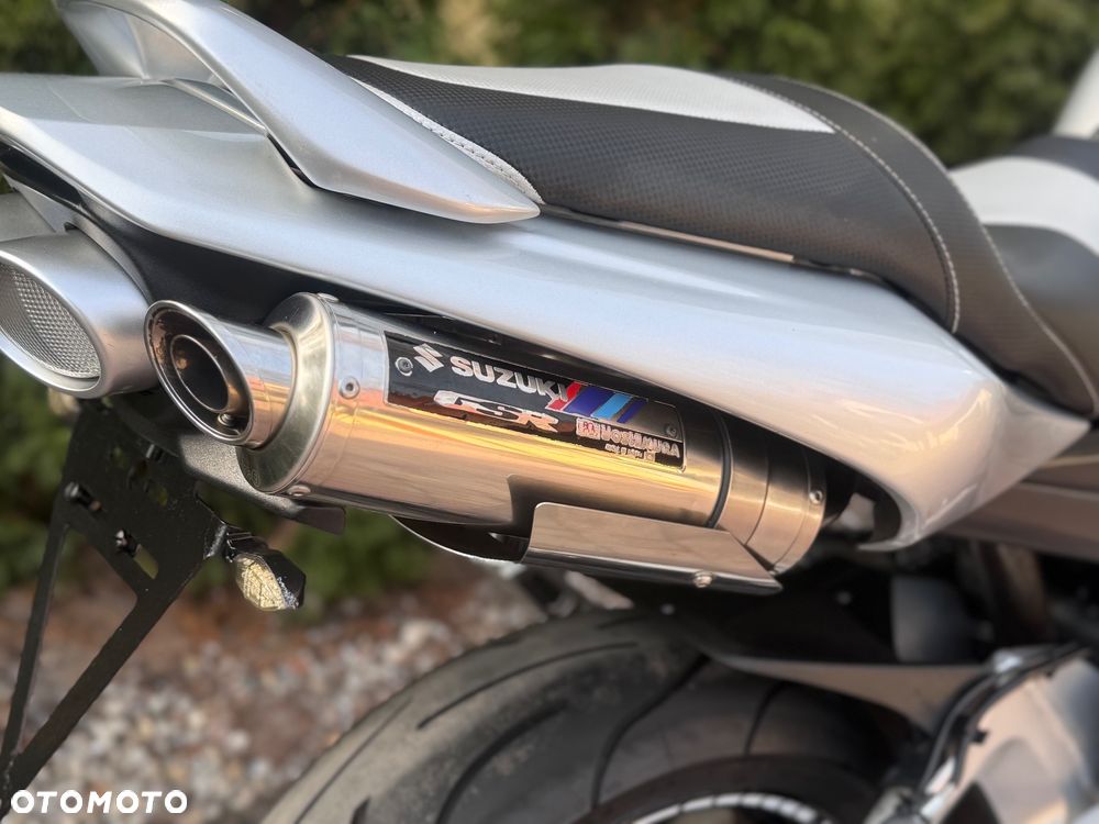 Suzuki GSR - 18