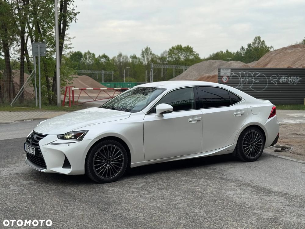 Lexus IS 300h Elegance - 12
