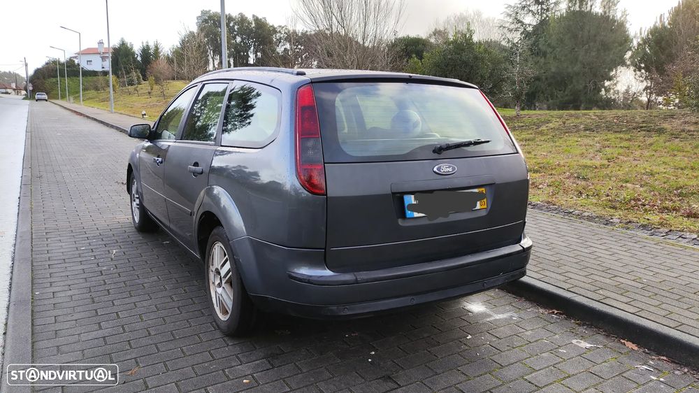 Ford Focus SW 1.6 TDCi Ghia - 10