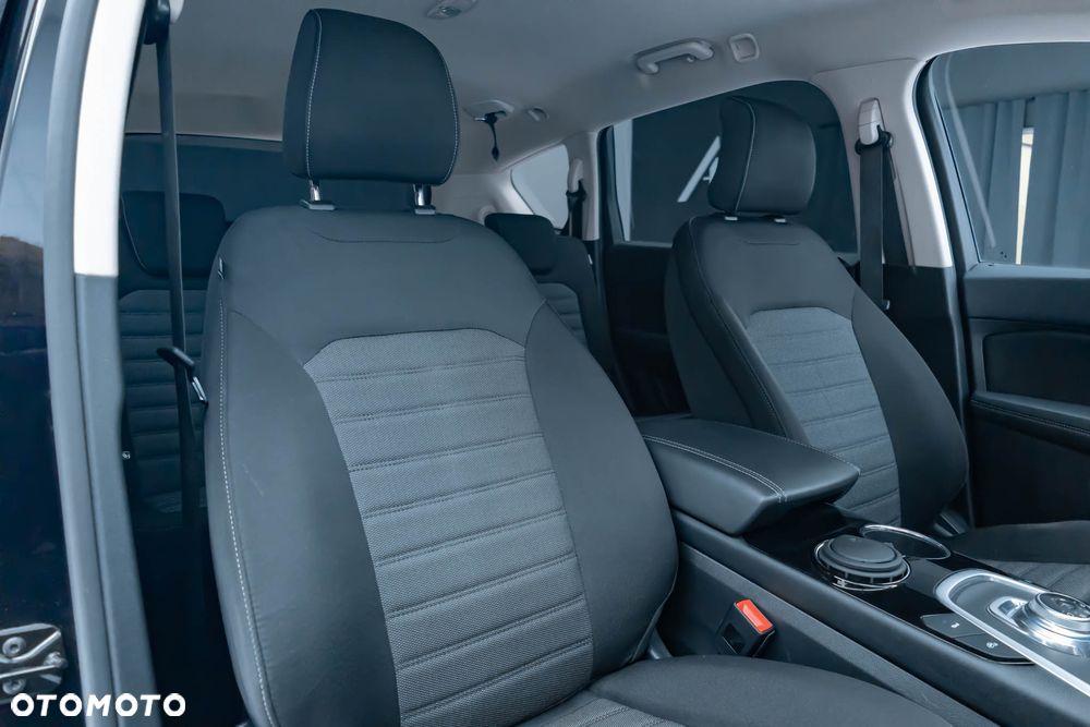 Ford S-Max 2.5 Duratec FHEV TITANIUM - 34