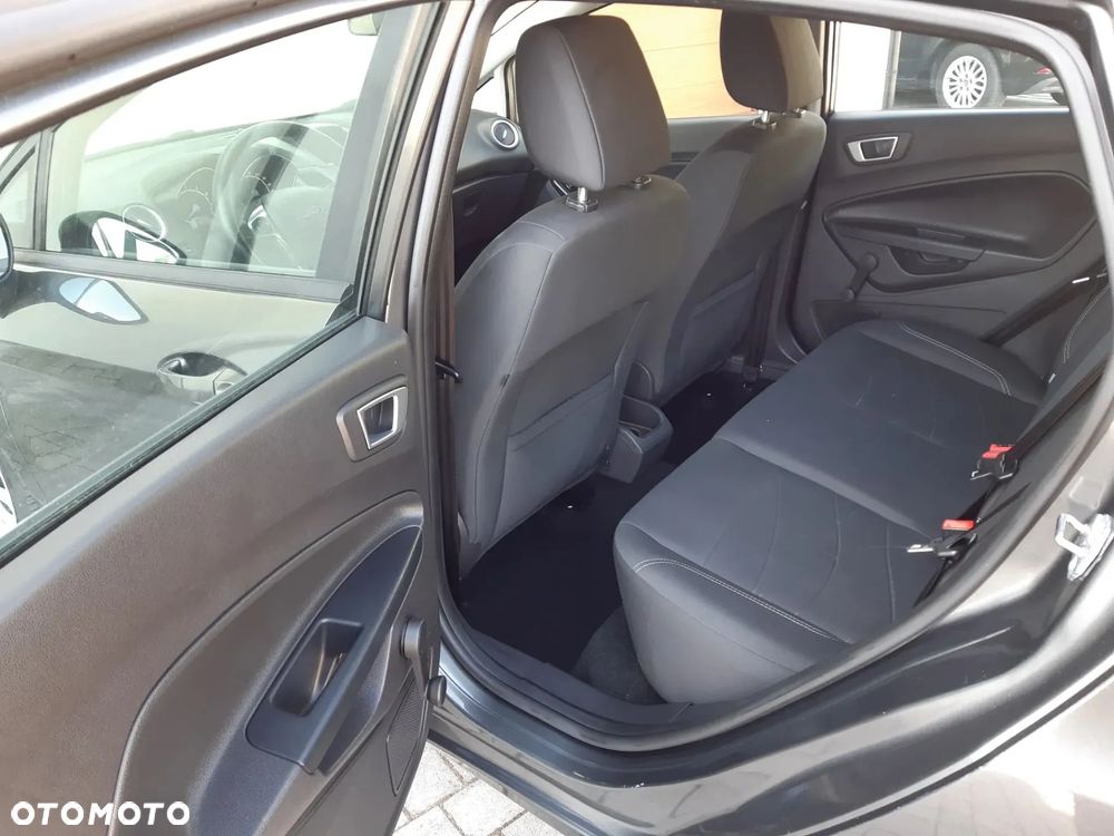 Ford Fiesta - 24