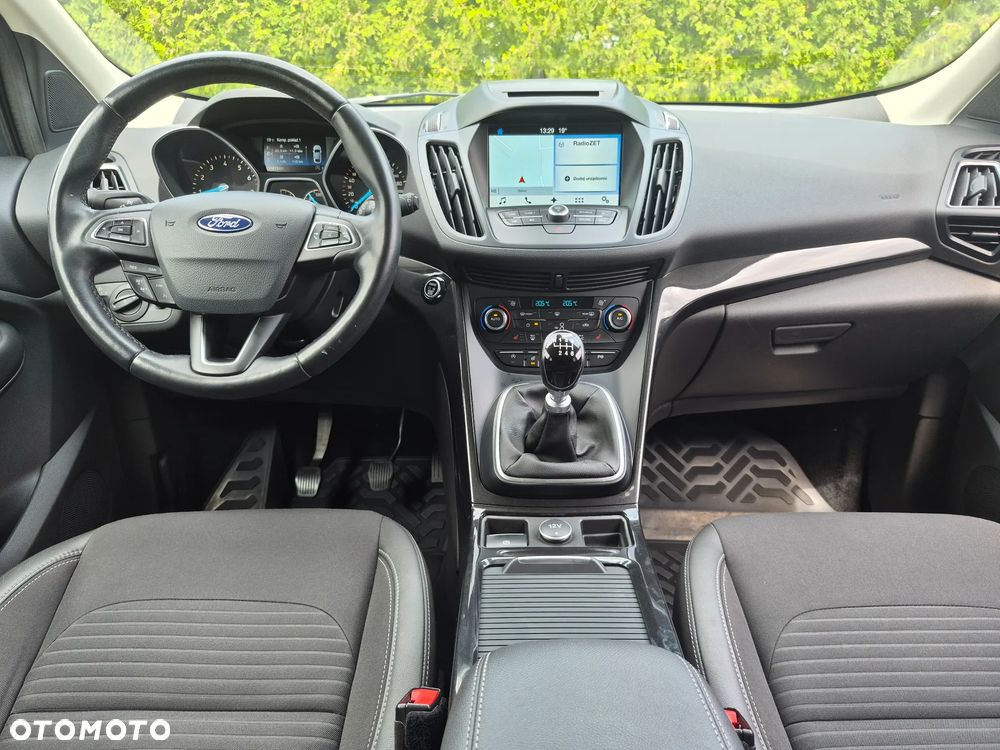 Ford Kuga 1.5 EcoBoost 2x4 Titanium - 6