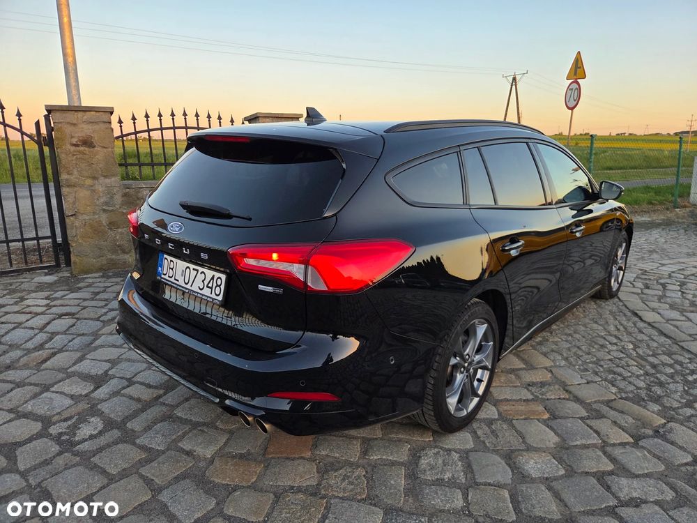 Ford Focus 1.0 EcoBoost Hybrid ST-LINE - 4