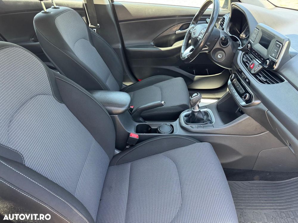 Hyundai i30 1.5 110CP 5DR M/T Comfort - 13