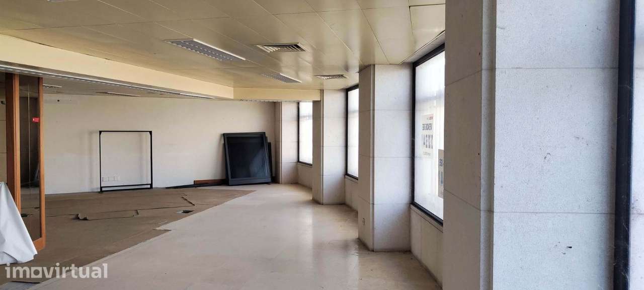 Loja / Comércio com 140 m² em Rossio ao Sul do Tejo, Abrantes - Grande imagem: 4/7