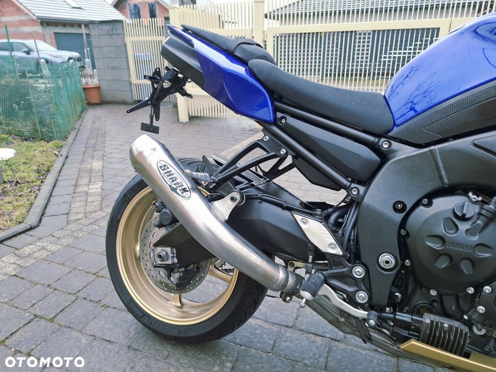 Yamaha FZ8 - 4