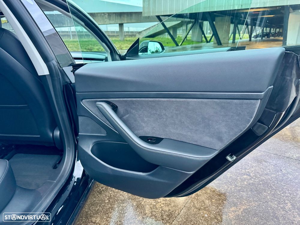 Tesla Model 3 Standard Range Plus RWD - 32