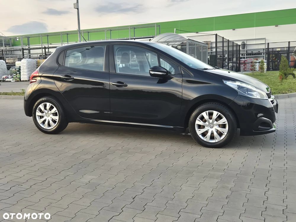 Peugeot 208 PureTech 82 Start & Stop Allure - 22