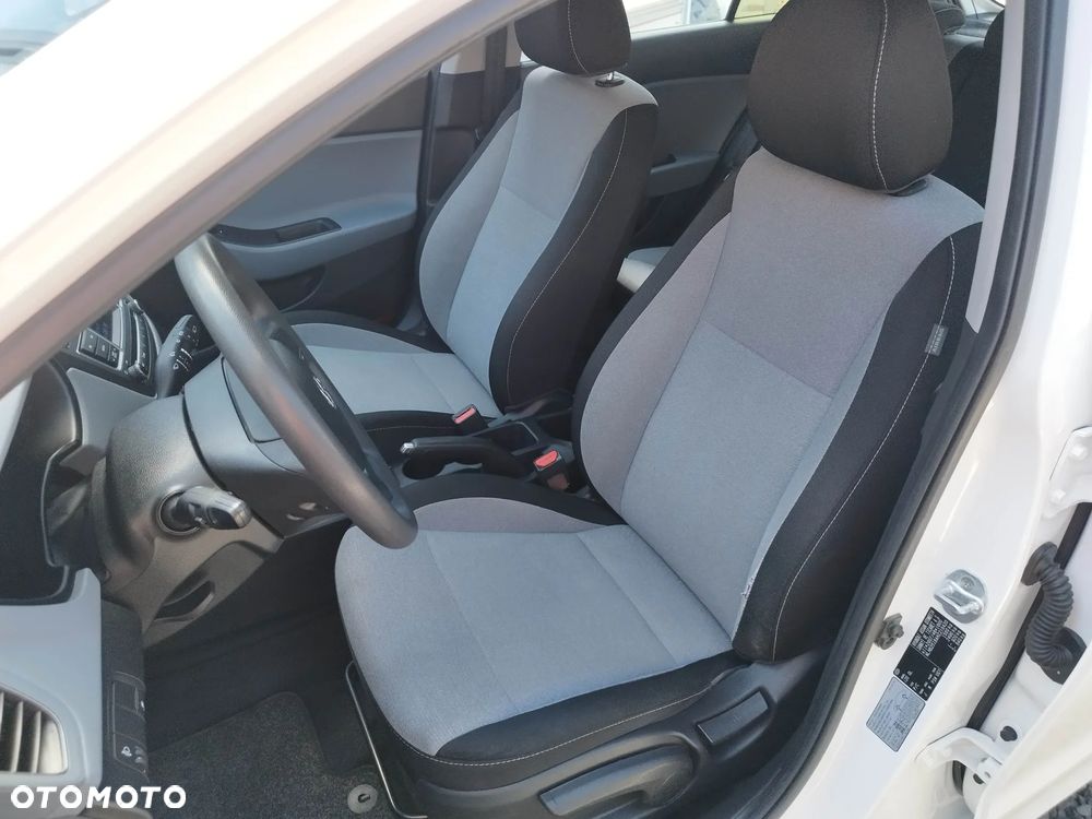 Hyundai i20 blue 1.2 Classic - 18
