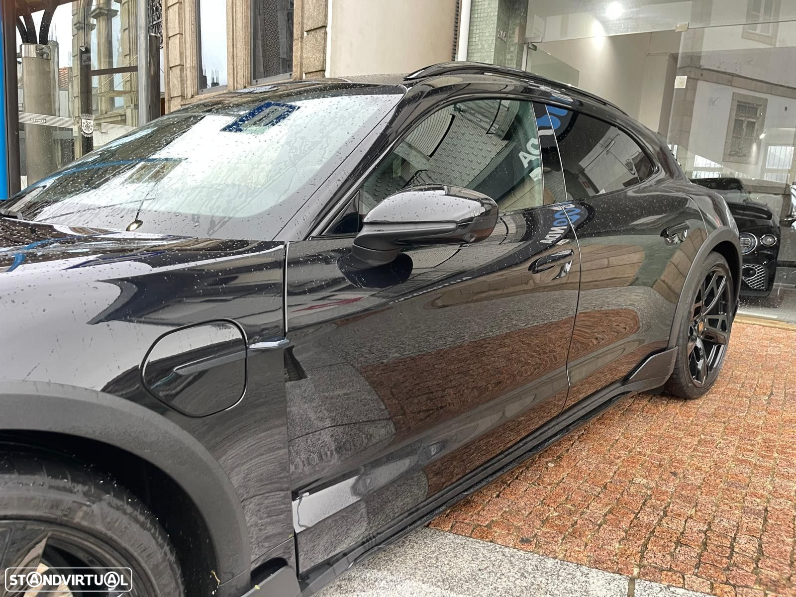Porsche Taycan Cross Turismo Turbo - 17