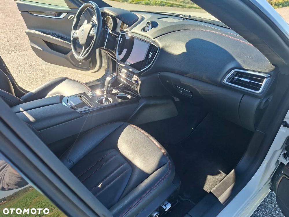 Maserati Ghibli - 19