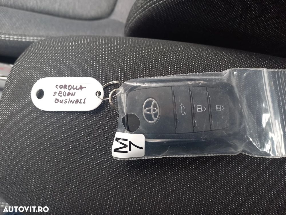 Toyota Corolla 1.8 HSD Business - 29