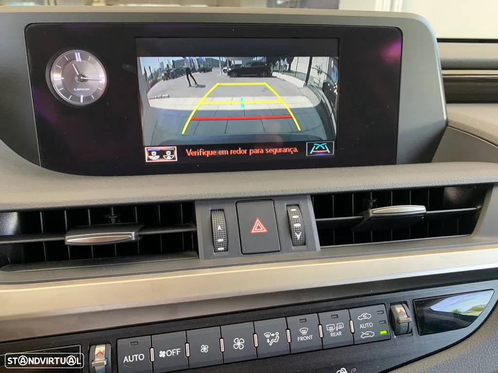 Lexus ES 300h Executive+ - 12