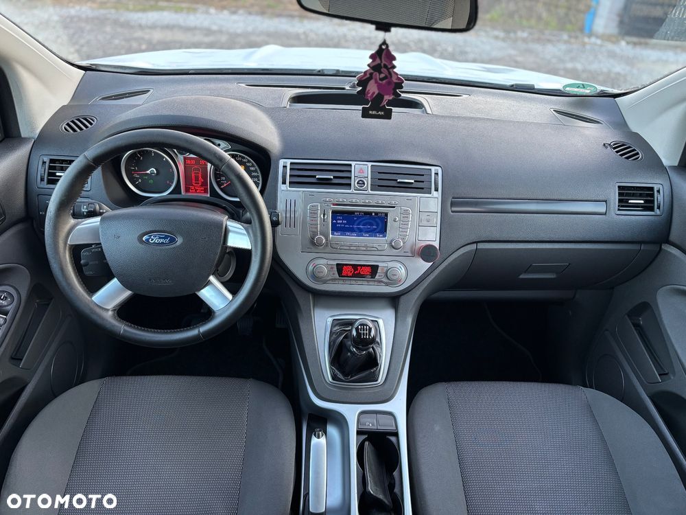 Ford Kuga - 13