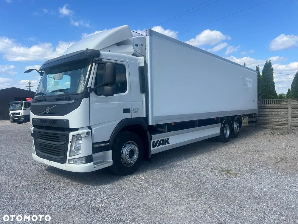 Volvo FM 370 / 6x2 / Chłodnia / Winda /