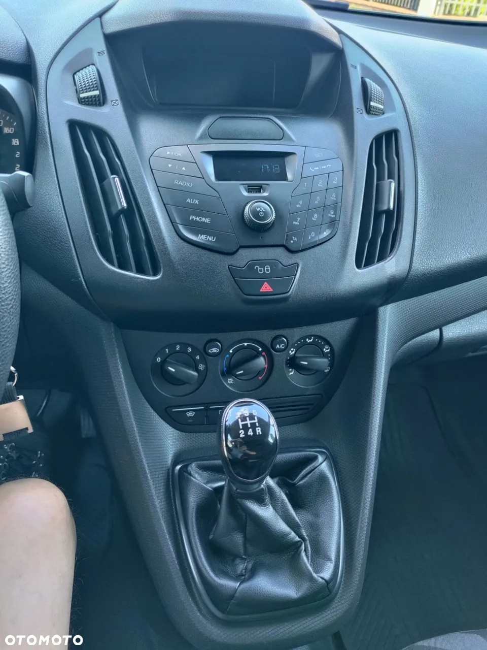 Ford Transit Connect - 13