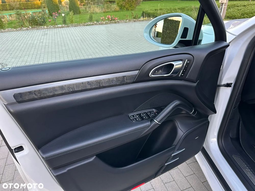 Porsche Cayenne Tiptronic S - 13